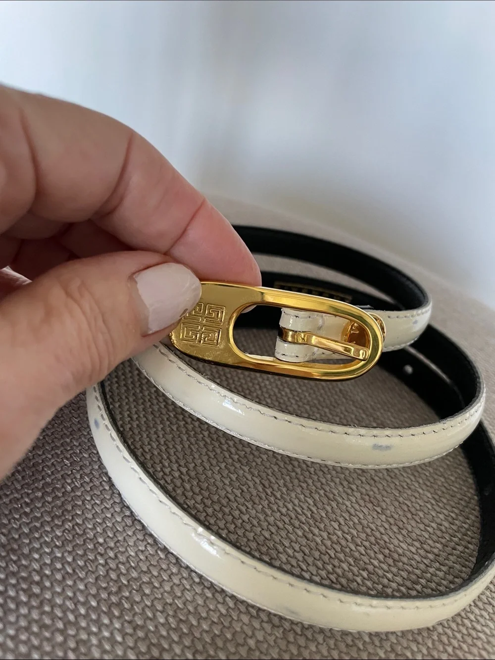 Givenchy Vintage Cream Patent Leather Slim Belt with Gold  display picture 3